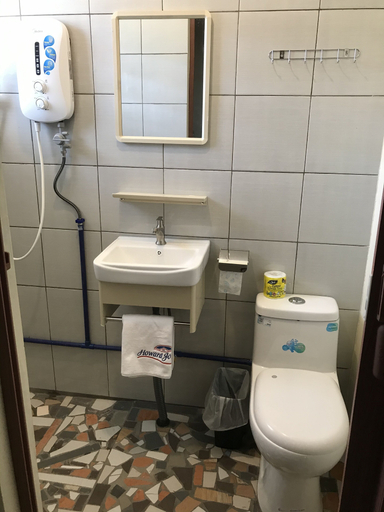 Bathroom 4, Big Three Home, Semporna