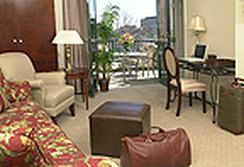 Living Area, The Inn at Cherry Creek, Denver