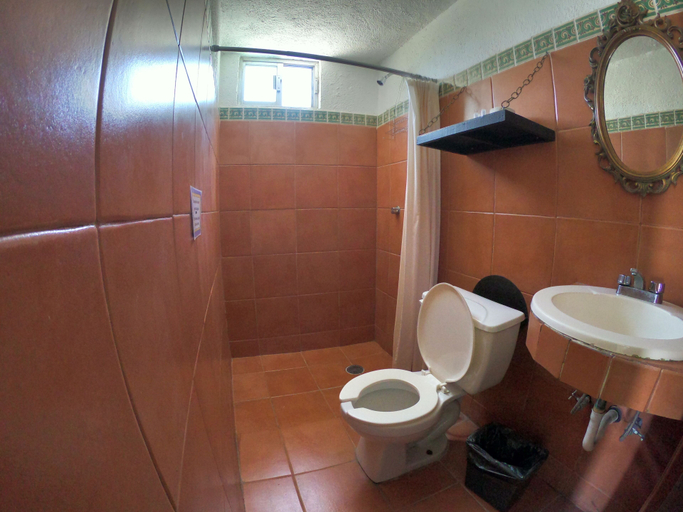 Bathroom 3, La Posada en el Potrero Chico, Hidalgo