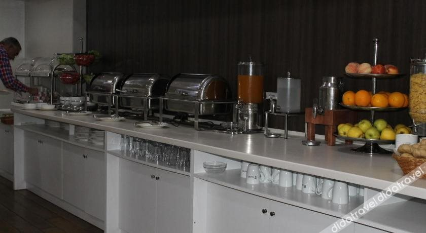 Food & Drinks 5, Piazza Four Colours, Batumi