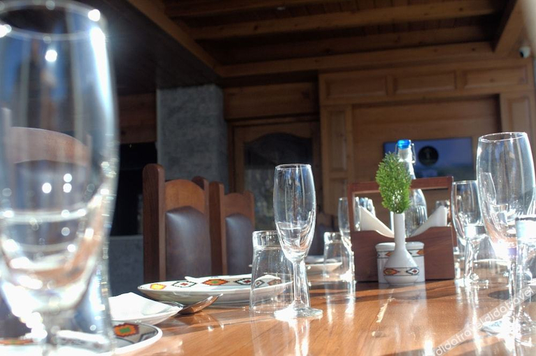 Food & Drinks 4, Tiaraa Hotels & Resorts - A Luxury Resort Manali, Kullu