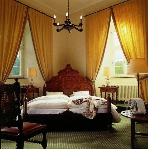 Bedroom 2, Schnellenberg Burghotel, Olpe