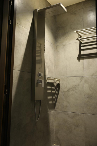 Bathroom 4, Quetzal Aparthotel, Riyadh