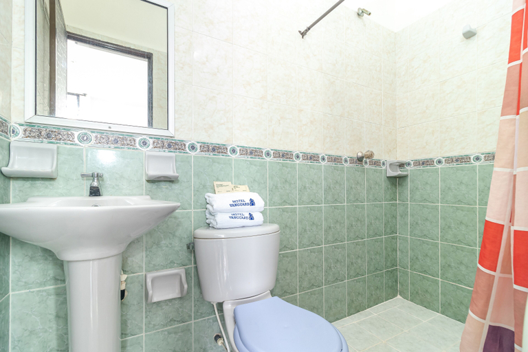 Bathroom 3, Ayenda Vanguard, Yopal