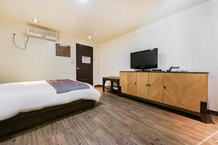 Bedroom 4, Seosan Hotel, Seosan