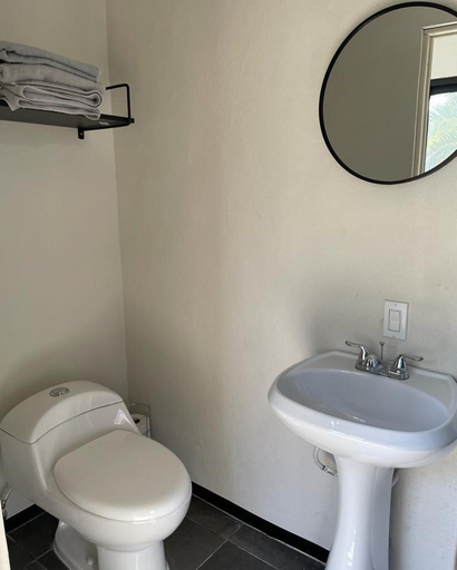 Bathroom 3, DaNik Valle, Ensenada