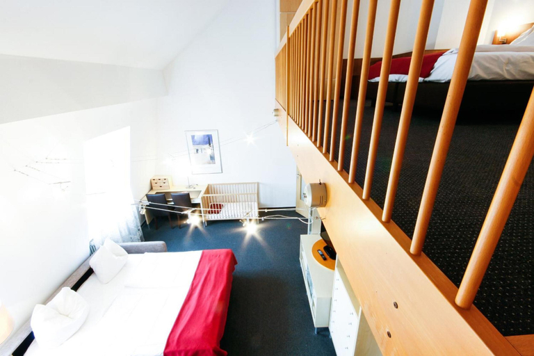 Room 4, Am Tiergarten, Karlsruhe