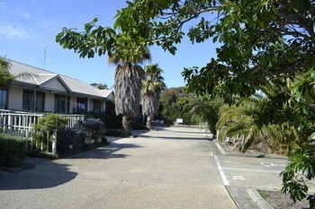 Others 3, Sunnymead Hotel, Surf Coast - West