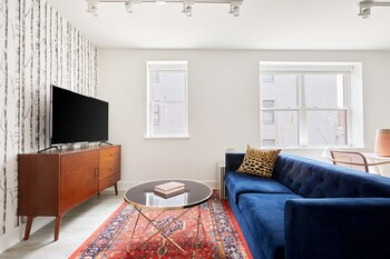 Others 5, Sonder Callisto, Washington D.C.