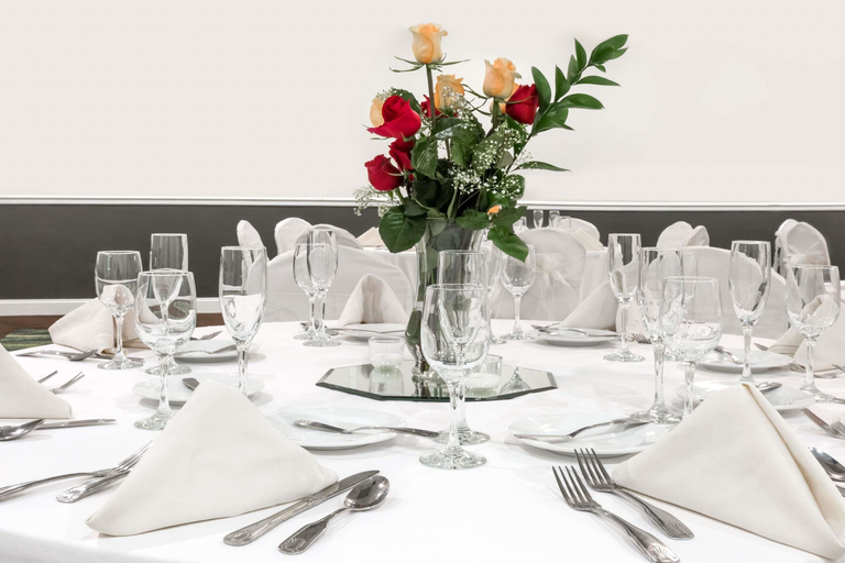 Food & Drinks, Clarion Hotel & Suites, Burlington