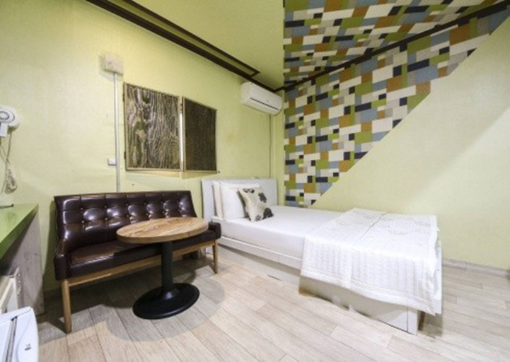 Bedroom 4, Michigan Motel, Pocheon