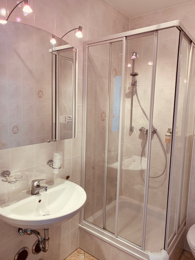 Bathroom 3, Pension Lindenhof, München