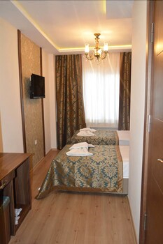 Others 3, Grand Gross Hotel, Fatih