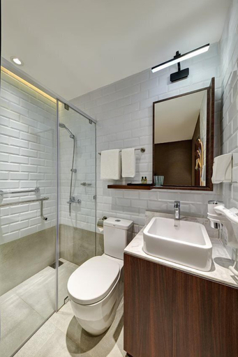 Bathroom 5, Aerotel Cebu, Lapu-Lapu City