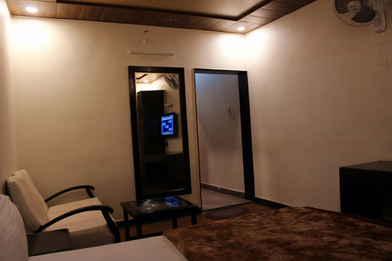 Others 5, Goroomgo Hidden Chalet Mall Road Nainital, Nainital