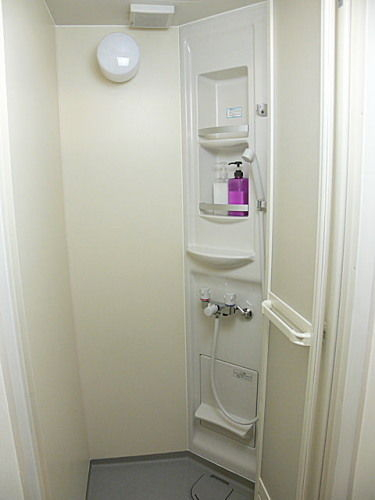 Bathroom Shower, Bonsai Guesthouse - Hostel, Osaka