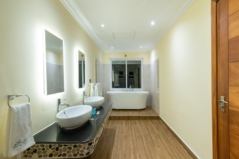 Bathroom 4, Lake Elementaita Mountain Lodge, Gilgil