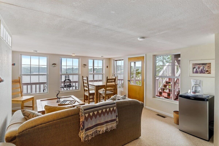 Living area 2, Lakeview Manor With Historic Charm and Serene Waters, Camden