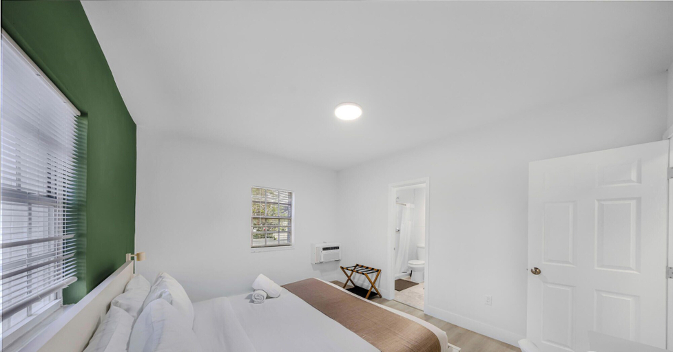 Room 1, Comfy 1-Bedroom - Steps from Miami Beach, Miami-Dade