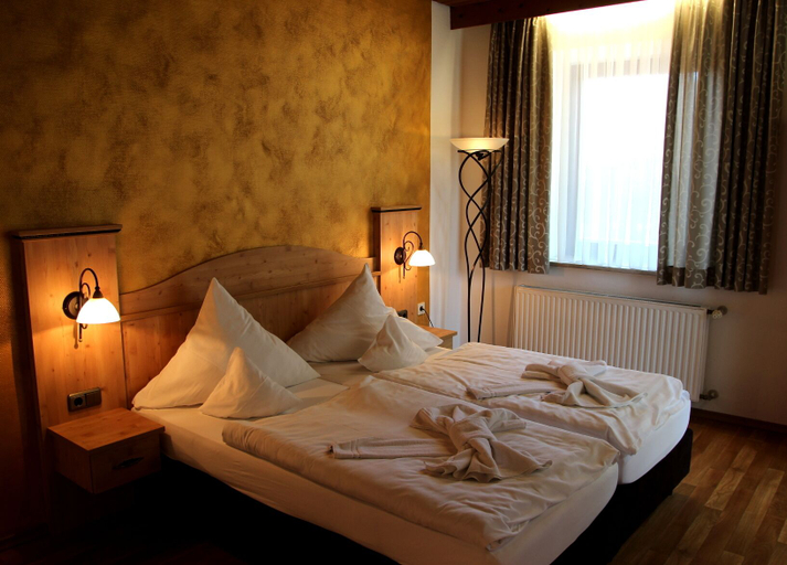 Bedroom 4, König Ludwig Stub´n, Rosenheim