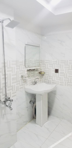 Bathroom 4, Grand Taj Hotel, Rawalpindi