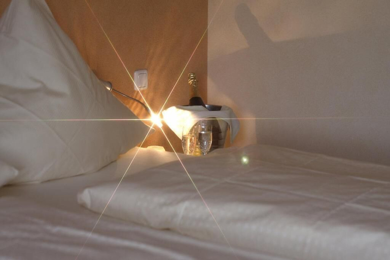 Bedroom 4, Hotel Zur Morschbach, Cochem-Zell