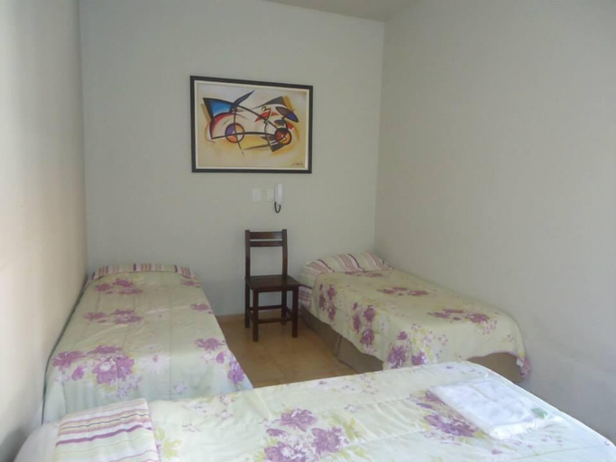 Bedroom 2, Recanto Village Hotel, Cosmorama