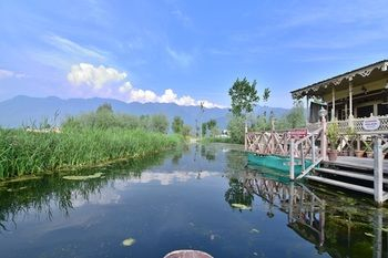 Others 2, Houseboat Zaindari Palace, Srinagar