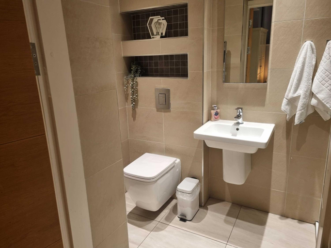 Bathroom 2, Prime Sheffield Apartments, Sheffield