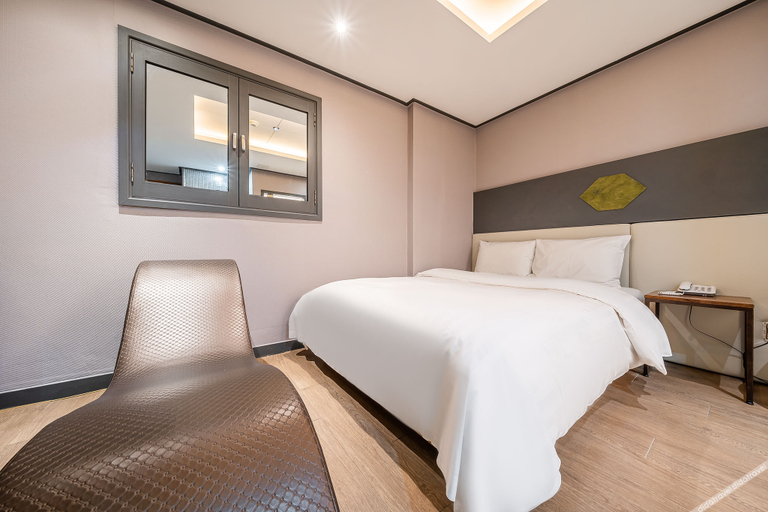 Bedroom 4, Konkuk University Salmon, Gwang-jin