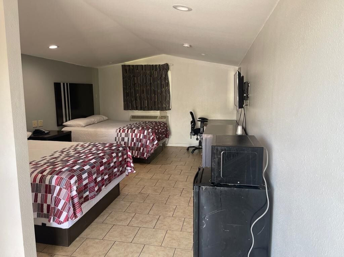 Others 4, Safari Inn Motel, Nueces