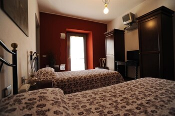 Others 5, Locanda Al 5, Milano