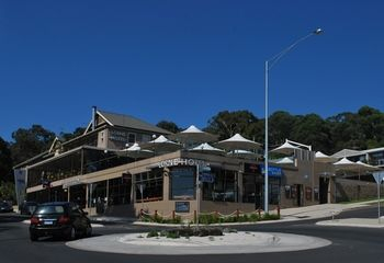 Others 4, Lorne Hotel, Surf Coast - West