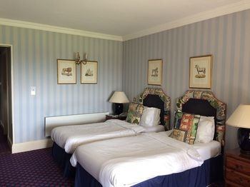 Others 4, New House Country Hotel, Cardiff