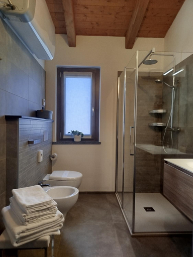 Bathroom, Il Giardino di Sofia B&B, Cuneo