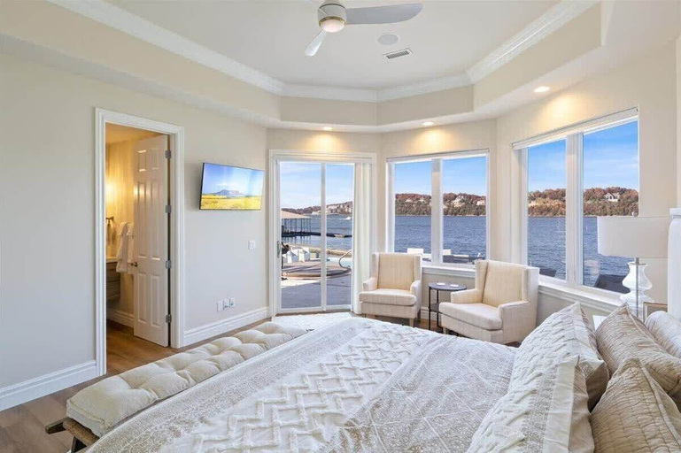 Room 4, Lakeside Lux Where Every Luxury Awaits, Camden