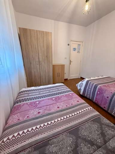 Bedroom 4, Pension O Regato, Pontevedra