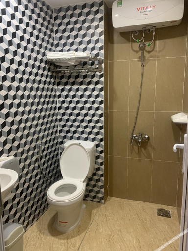 Bathroom 3, Airport Homestay Đà Nẵng, Da Nang