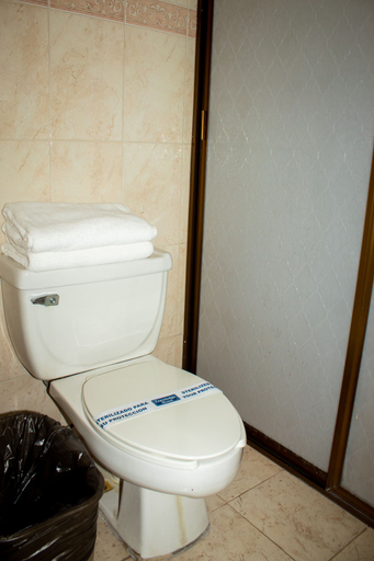 Bathroom 3, Hotel Obregon, Cajeme