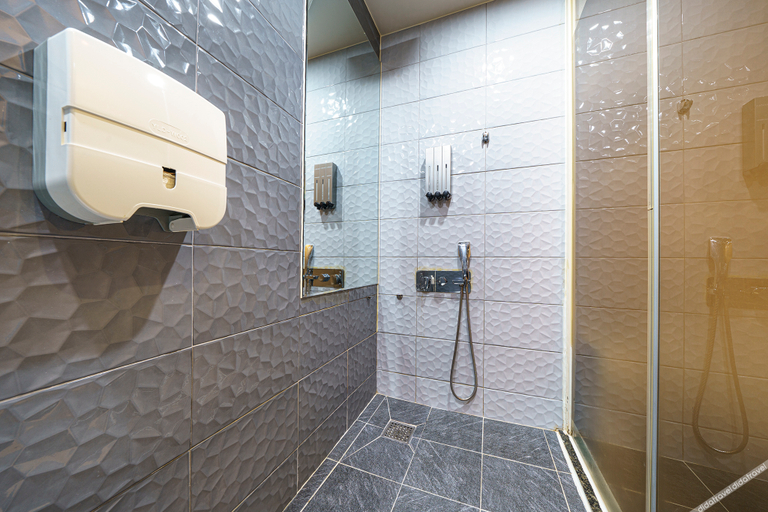Bathroom 5, Ansan Hotel 727, Hwaseong