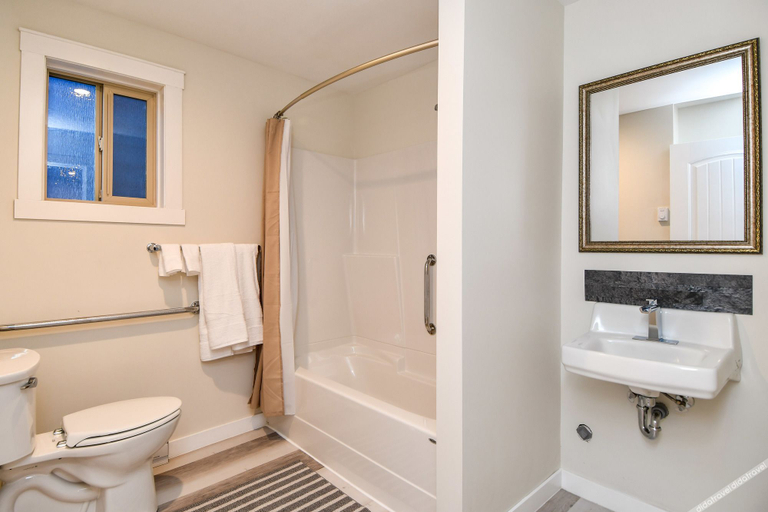 Bathroom 3, Chateau Riverside, Comox-Strathcona