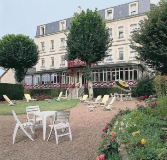 Exterior & Views 1, BRIT HOTEL CONFORT BAGNOLES NORMANDIE, Orne