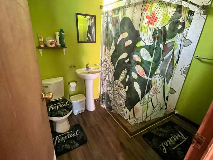 Bathroom, Cabañas Henua Roa, ísla de Pascua