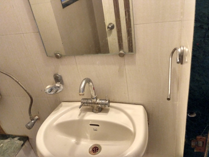 Bathroom 3, Hotel Jayshree, Pune