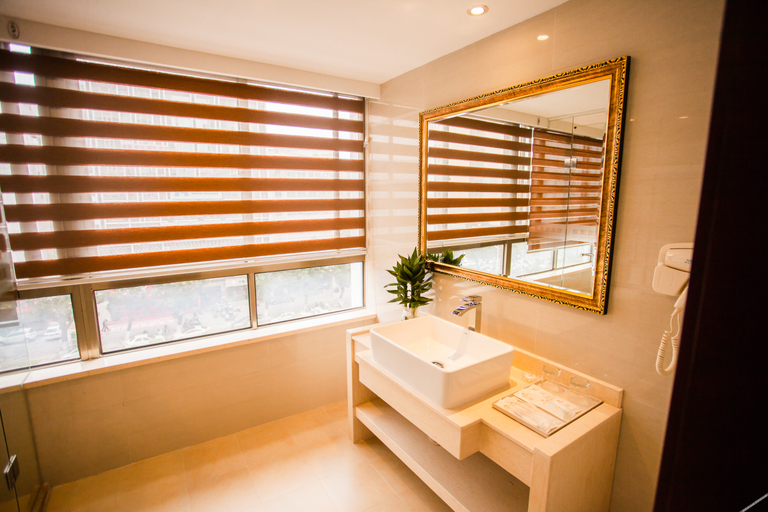 Bathroom 3, Bailiwan Hotel, Shanwei