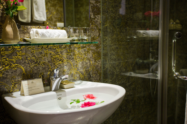 Bathroom 4, Mercury Central Hotel Hanoi, Hoàn Kiếm