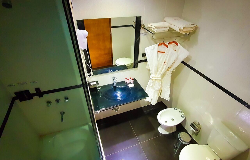Bathroom, Austral Hotel, Cainguás