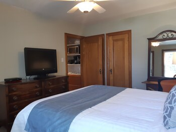 Others 5, Parkside House, Simcoe