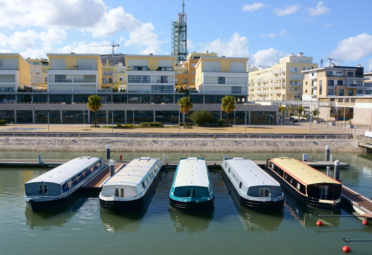 Others 5, Tagus Marina - Houseboat, Lisbon