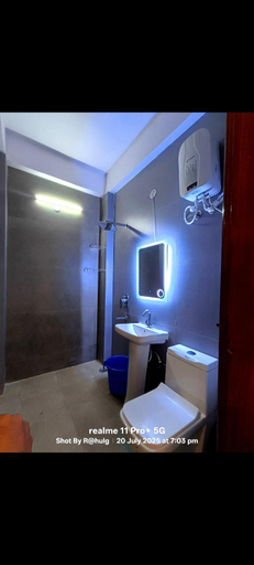 Bathroom 4, FNG GUEST HOUSE, Gautam Buddha Nagar